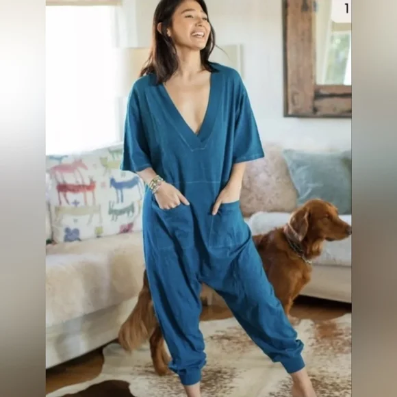 NATURAL LIFE Teal Short-Sleeve V-Neck Relaxed Jumpsuit - Picture 8 of 9
